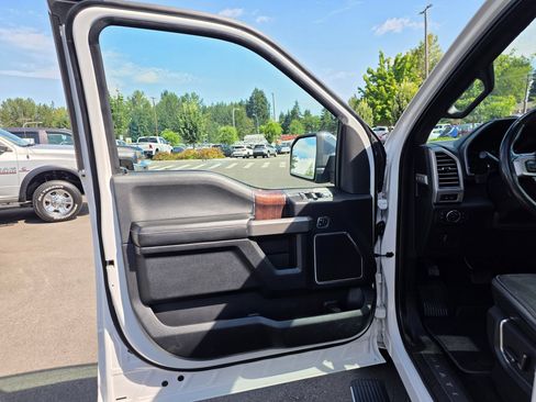 Used 2017 Ford F150 Platinum w/ Technology Package AWD/4WD image 24