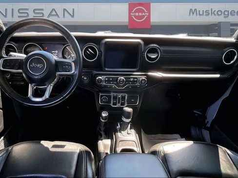 Used 2022 Jeep Wrangler Unlimited Sahara w/ Cold Weather Group AWD/4WD image 7