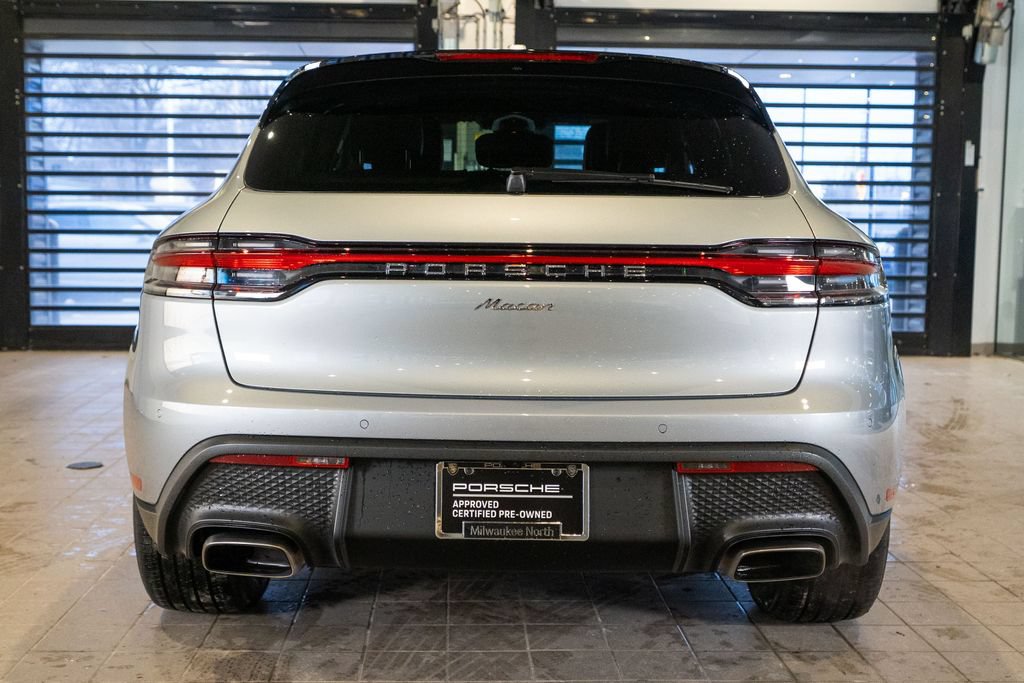 Certified 2025 Porsche Macan AWD/4WD image 8