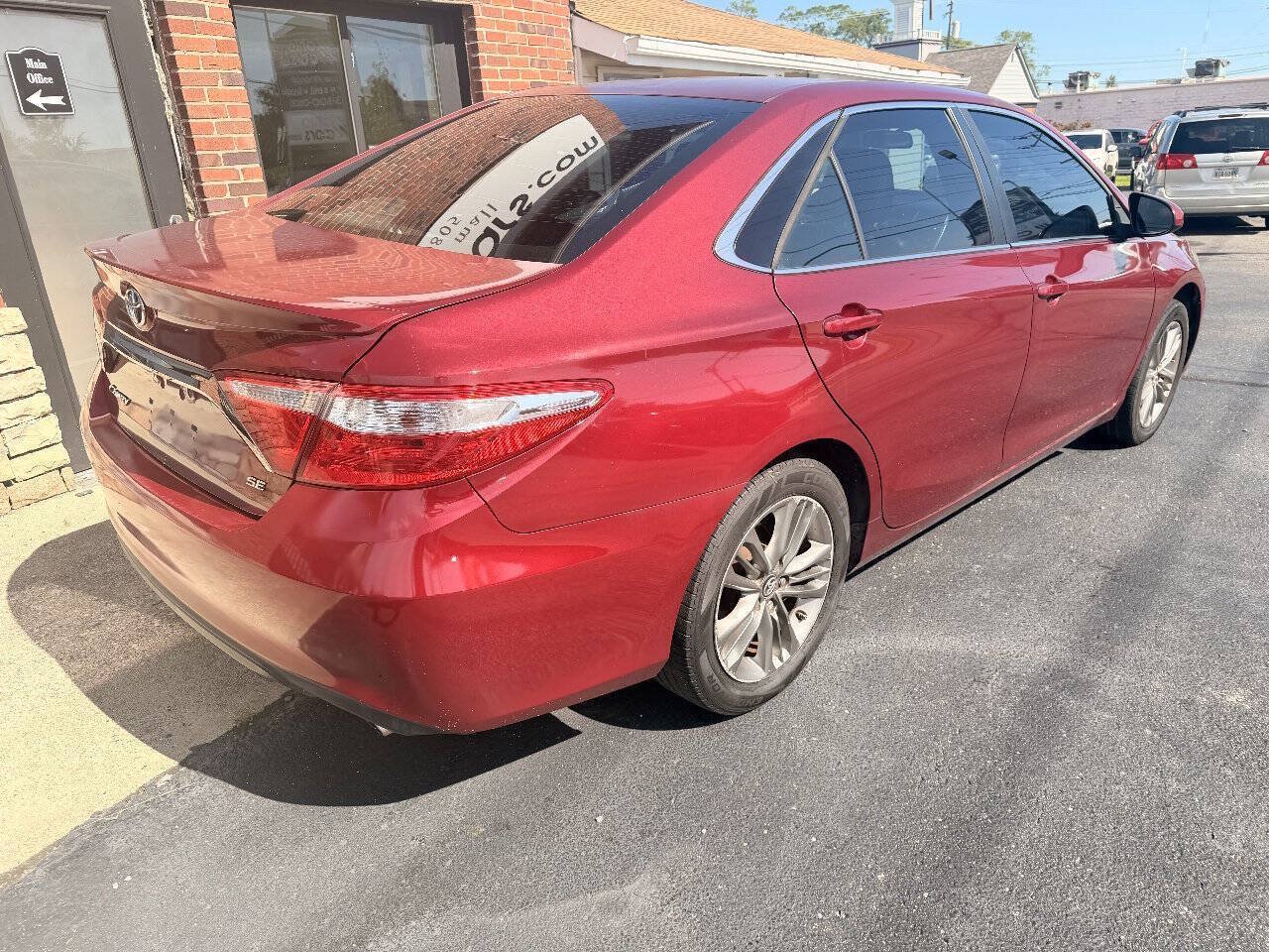 Used 2017 Toyota Camry SE FWD image 7