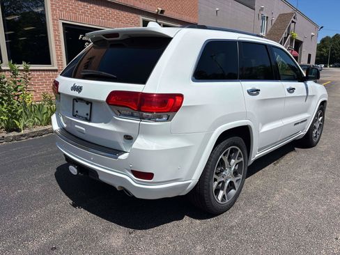 Used 2019 Jeep Grand Cherokee Overland AWD/4WD image 30