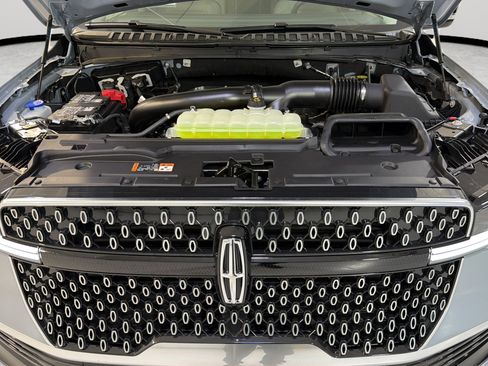 New 2026 Lincoln Navigator Premiere AWD/4WD image 23