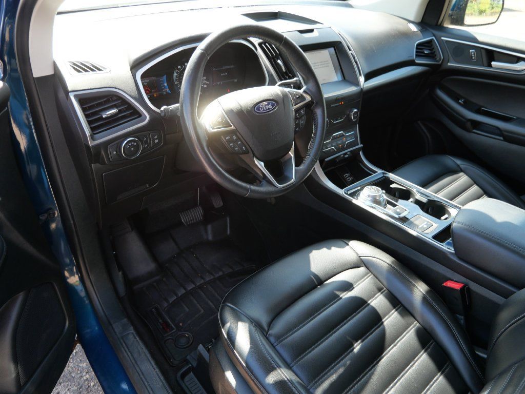 Used 2020 Ford Edge SEL w/ Convenience Package AWD/4WD image 3