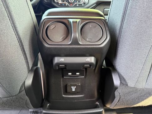 Used 2024 Jeep Wrangler Unlimited Sahara AWD/4WD image 21