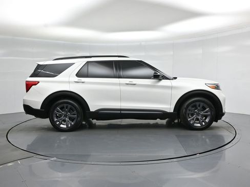 Used 2023 Ford Explorer XLT w/ Equipment Group 202A RWD image 25