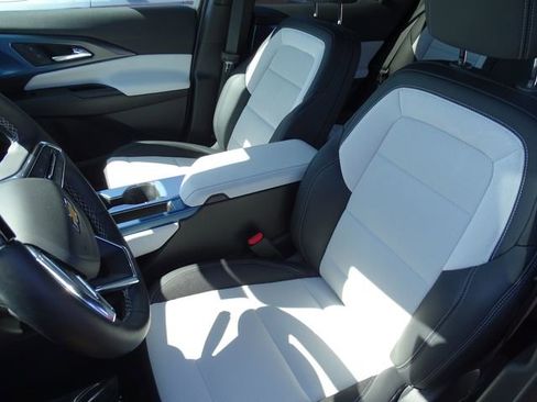 Used 2024 Chevrolet Equinox EV LT w/ Active Safety Package 3 FWD image 8