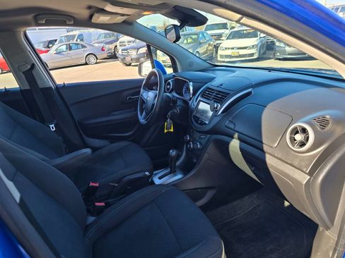 Used 2015 Chevrolet Trax LS image 39