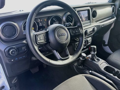 Certified 2023 Jeep Wrangler Unlimited AWD/4WD image 10