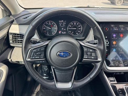 Used 2025 Subaru Outback Premium AWD/4WD image 8