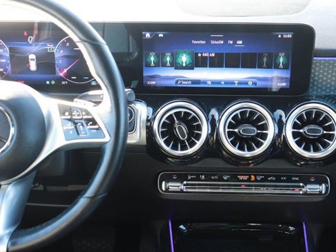 Used 2024 Mercedes-Benz GLB 250 image 16