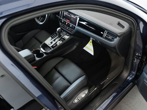 New 2026 Porsche Macan AWD/4WD image 29