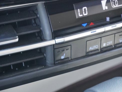 Used 2023 Toyota Sienna XLE image 28