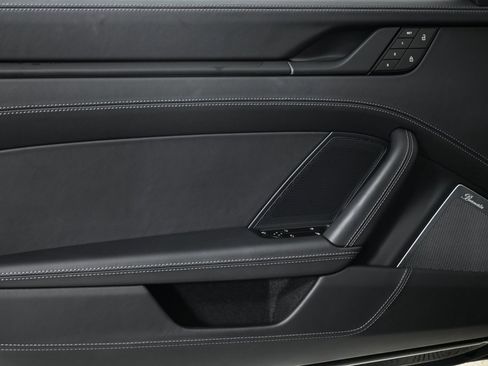 Certified 2024 Porsche 911 image 6