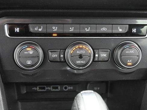 Used 2020 Volkswagen Tiguan SEL image 21