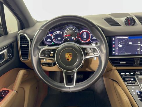 Certified 2022 Porsche Cayenne AWD/4WD image 10