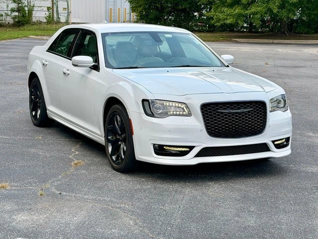Used 2023 Chrysler 300 Touring L RWD image 11