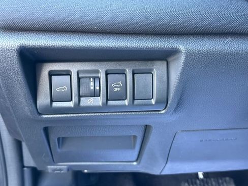 Used 2024 Subaru Outback Premium AWD/4WD image 39