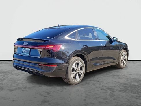 Used 2024 Audi Q8 e-tron Premium Plus w/ Premium Plus Package image 3