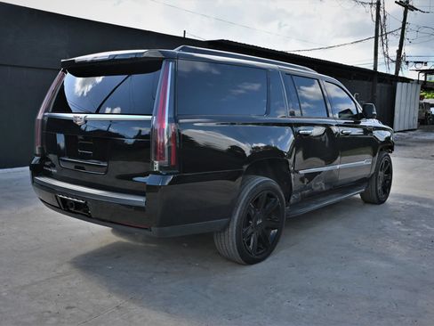 Used 2019 Cadillac Escalade ESV Premium Luxury AWD/4WD image 3