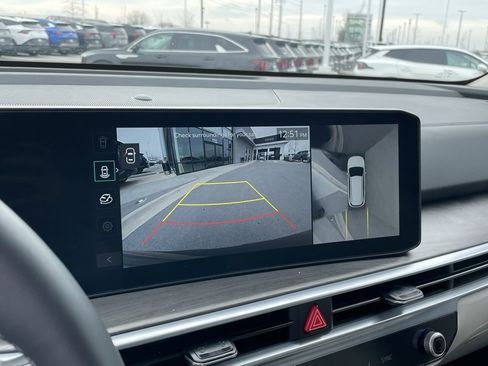 Certified 2025 Kia Sorento SX image 16