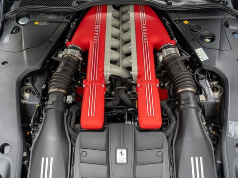 Used 2016 Ferrari F12 Berlinetta RWD image 12