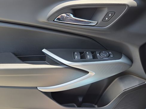 New 2026 Chevrolet Trax RS w/ Driver Confidence Package FWD image 26