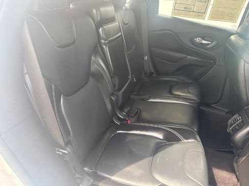 Used 2017 Jeep Cherokee Limited FWD image 29