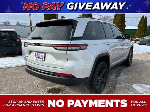 Used 2023 Jeep Grand Cherokee Altitude image 6