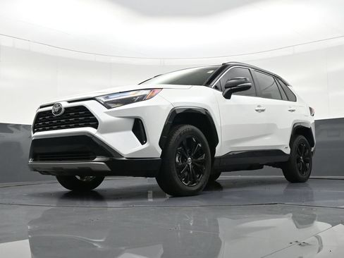 Used 2025 Toyota RAV4 XSE image 22