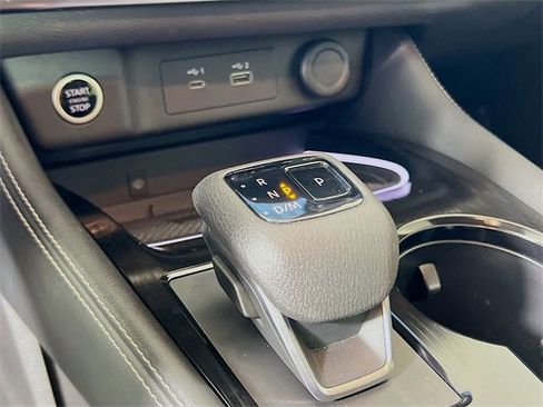 Used 2023 Nissan Rogue Platinum w/ Platinum Premium Package image 18