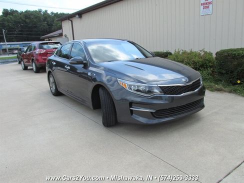 Used 2016 Kia Optima LX w/ Technology Package FWD image 4
