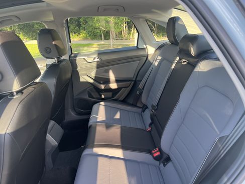 Certified 2026 Volkswagen Jetta SE w/ Black Wheel Package FWD image 28