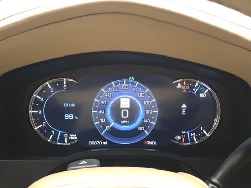 Used 2018 Cadillac Escalade Platinum AWD/4WD image 38