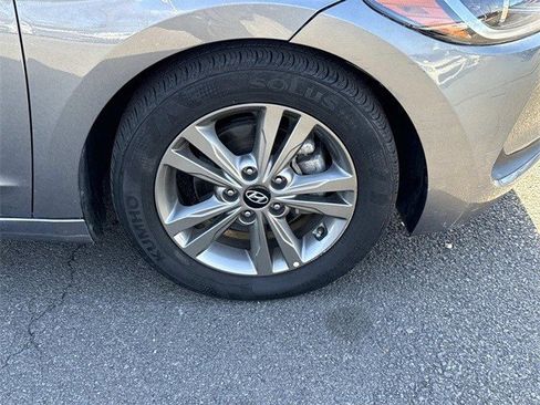 Used 2018 Hyundai Elantra SEL image 7