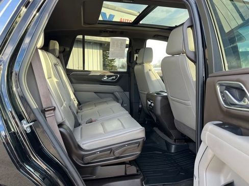 Used 2021 GMC Yukon SLT w/ SLT Luxury Package image 30