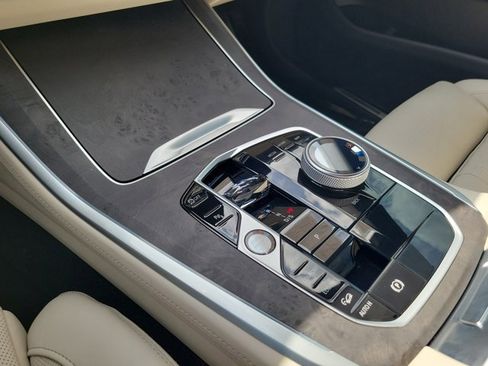 Used 2025 BMW X5 xDrive40i w/ Executive Package image 32