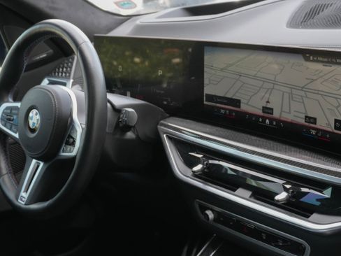 Certified 2025 BMW X7 M60i AWD/4WD image 8