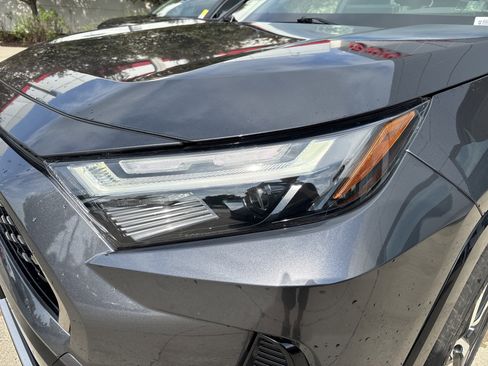 Used 2023 Toyota RAV4 SE AWD/4WD image 12