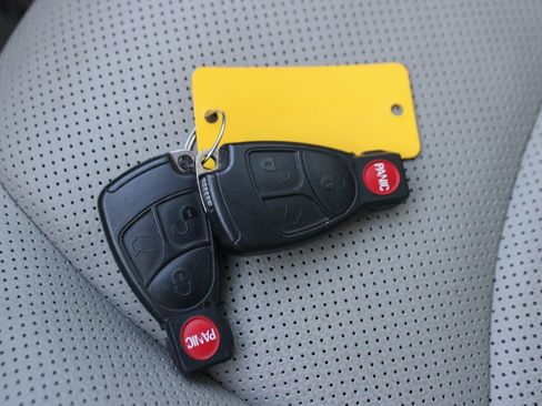 Used 2004 Mercedes-Benz E 320 Sedan image 44