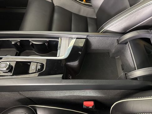 Used 2024 Volvo XC60 T8 Polestar w/ Protection Package Premier image 34