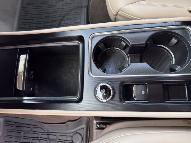 Certified 2023 Lincoln Corsair AWD image 28
