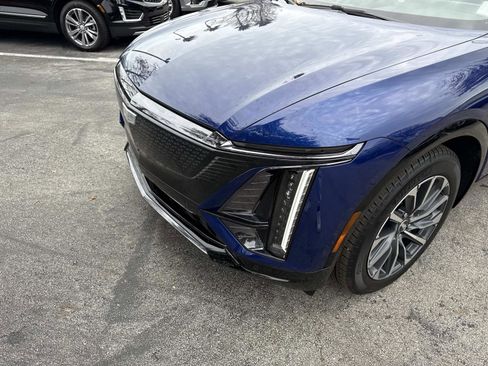 Used 2025 Cadillac Lyriq Sport image 10