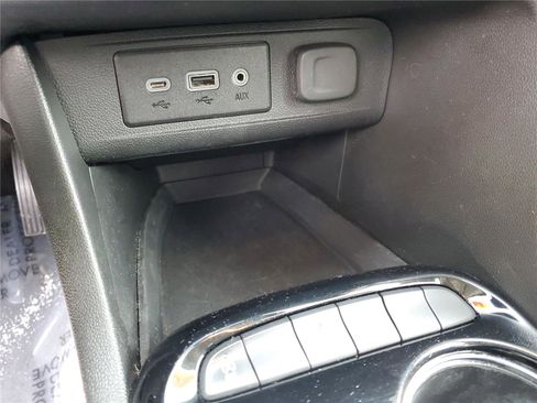 Used 2021 Buick Encore GX Preferred w/ Cold Weather Comfort Package image 29