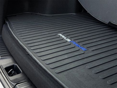 Certified 2017 Toyota Prius Prime Advanced image 28