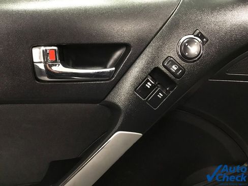 Used 2012 Hyundai Genesis 2.0T image 18