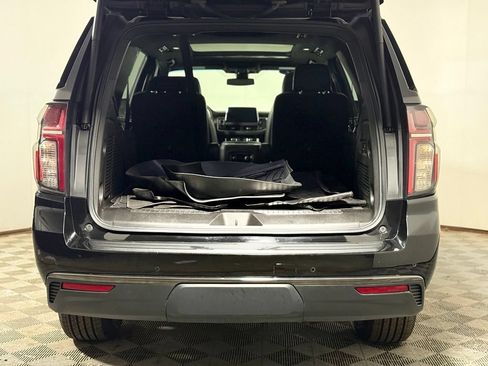 Used 2021 Chevrolet Tahoe Z71 w/ Luxury Package AWD/4WD image 6