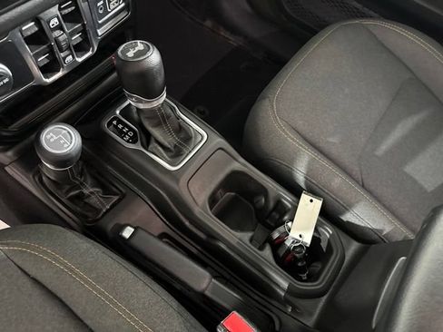 Used 2024 Jeep Wrangler Unlimited Sport AWD/4WD image 20