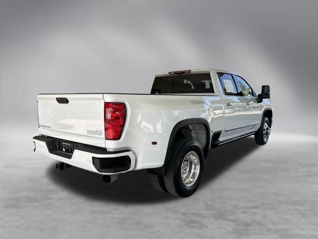 Used 2026 Chevrolet Silverado 3500 High Country w/ Technology Package AWD/4WD image 3