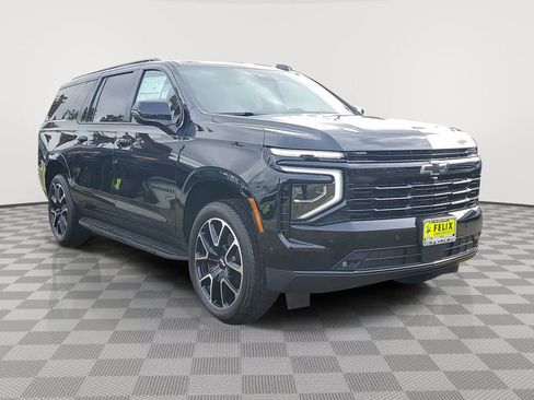 New 2026 Chevrolet Suburban RST w/ Comfort Package image 2