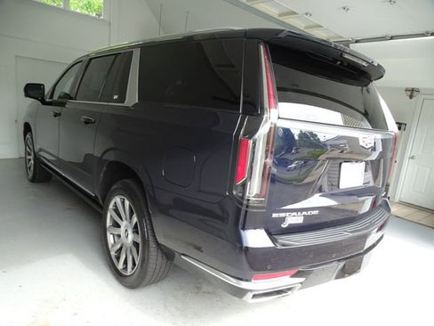 Certified 2024 Cadillac Escalade ESV Premium Luxury Platinum w/ LPO, Floor Liner Package AWD/4WD image 23